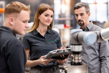 Explanation-at-cobot-station_688429_large